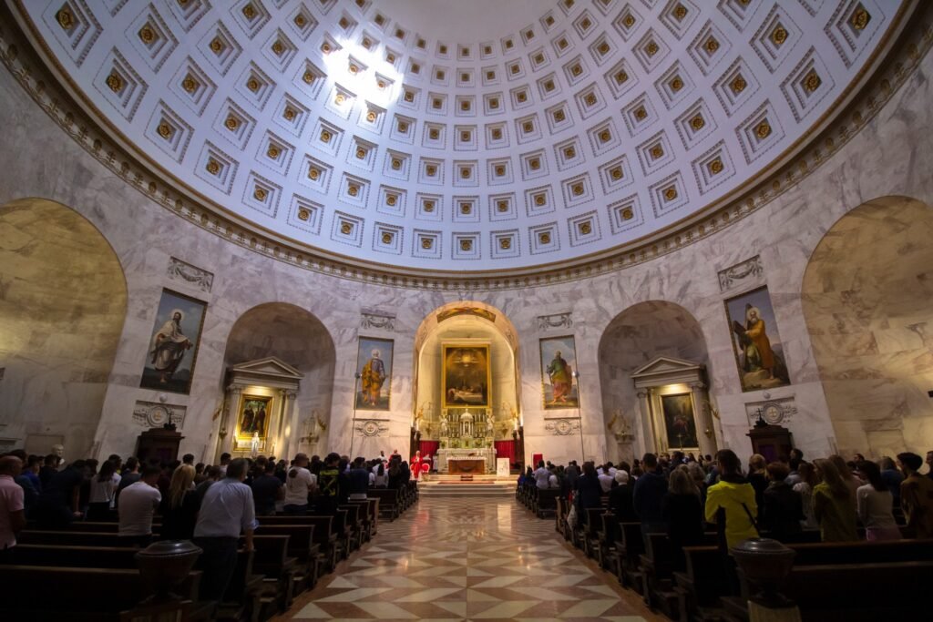 E' cominciato l'anno scolastico 2019/2020 al Cavanis di Possagno. Come sempre al Tempio, con la santa Messa.