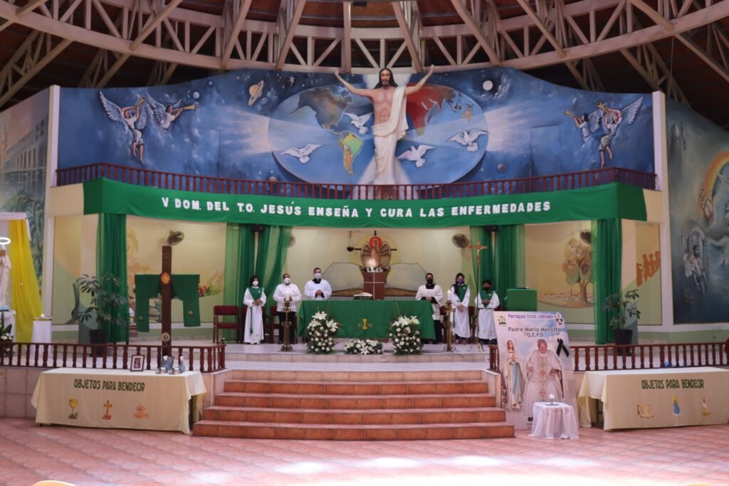 Santa Messa, parrocchia Cristo Liberador, Bolivia.