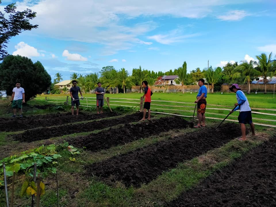 Momento di lavoro. Seminario dei Padri Cavanis, Tibungco, Davao City - Filippine.