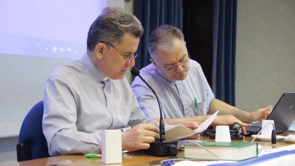 I padri capitolari ora lavorano nella conclusione dei documenti del XXXV Capitolo Generale.