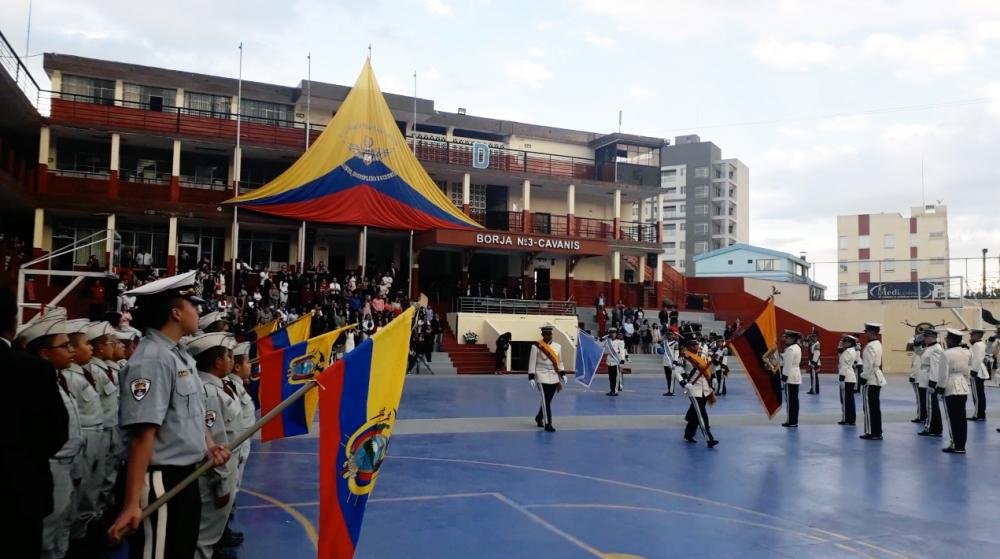 Il 26 settembre in Ecuador è celebrato il giorno della Bandiera Nacional.
