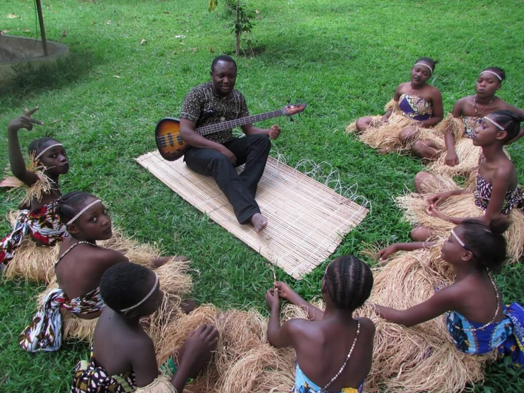 Gruppo musicale «KOKO MBILA CAVANIS» Scuola M.A.C. (Maison d'Accueil Cavanis) Kinshasa (Repubblica Democratica del Congo).