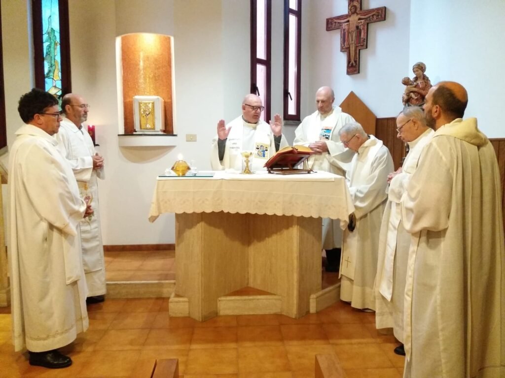 Comunità dei religiosi Cavanis di Roma presso alla cappella della Curia Generalizia - Celebrazione per ocasione del "Dies natalis di P. Marco Cavanis", 11 ottobre.