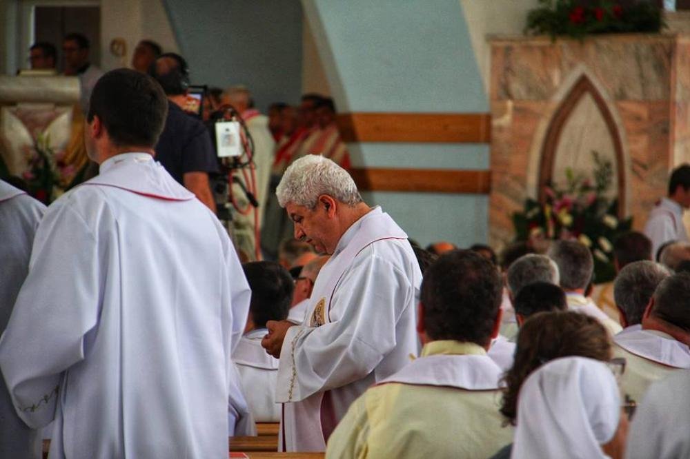 Beatificazione della venerabile Veronica Antal - P. Antônio Élcio Aleixo durante la celebrazione.