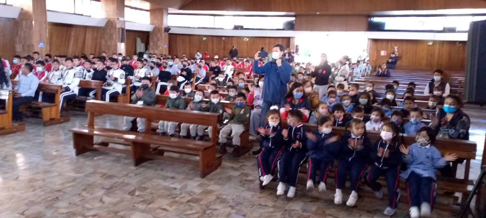 Attività natalizie nella scuola Cavanis, BORJA 3, Quito-Ecuador.