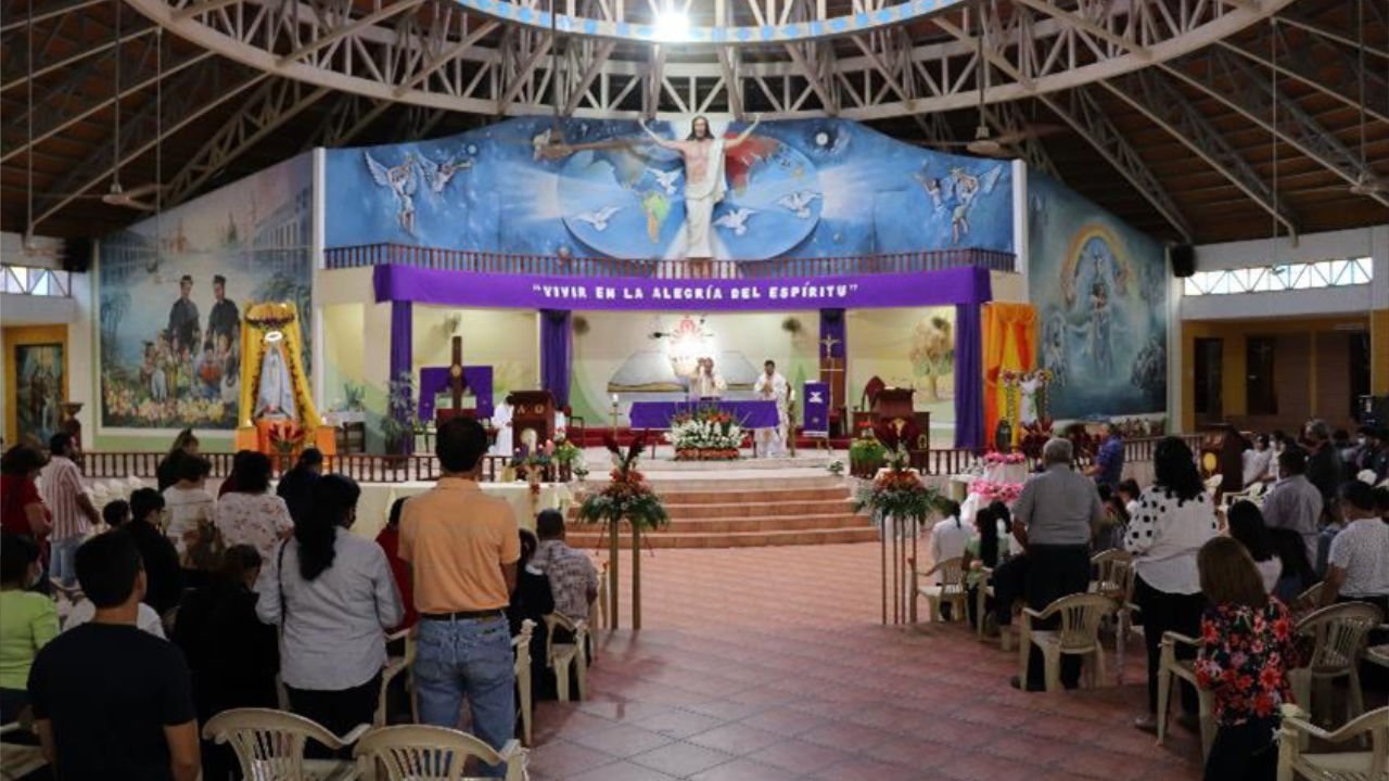 La comunità della Parrocchia Cristo Liberador, a Santa Cruz de La Sierra - Bolivia, ha celebrato la festa della patrona Nossa Senhora de Guadalupe.